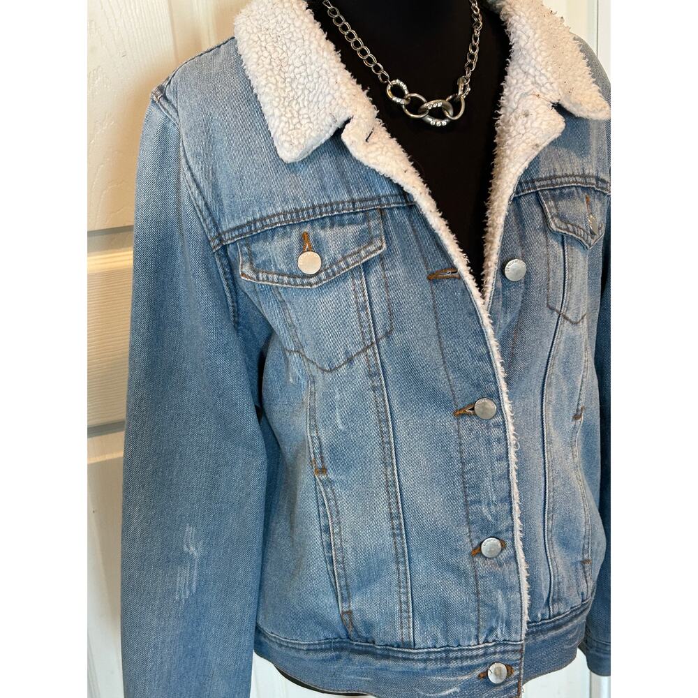 Jade & Ivory Womens L Light Wash Distressed Sherpa Lined Denim Jacket Cozy EUC - Picture 5 of 10